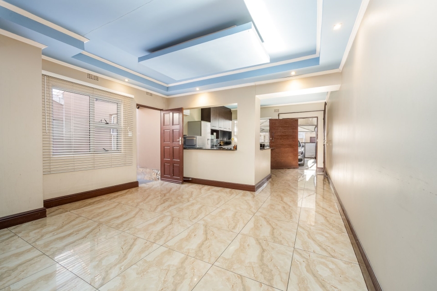 6 Bedroom Property for Sale in Silwood Heights Western Cape